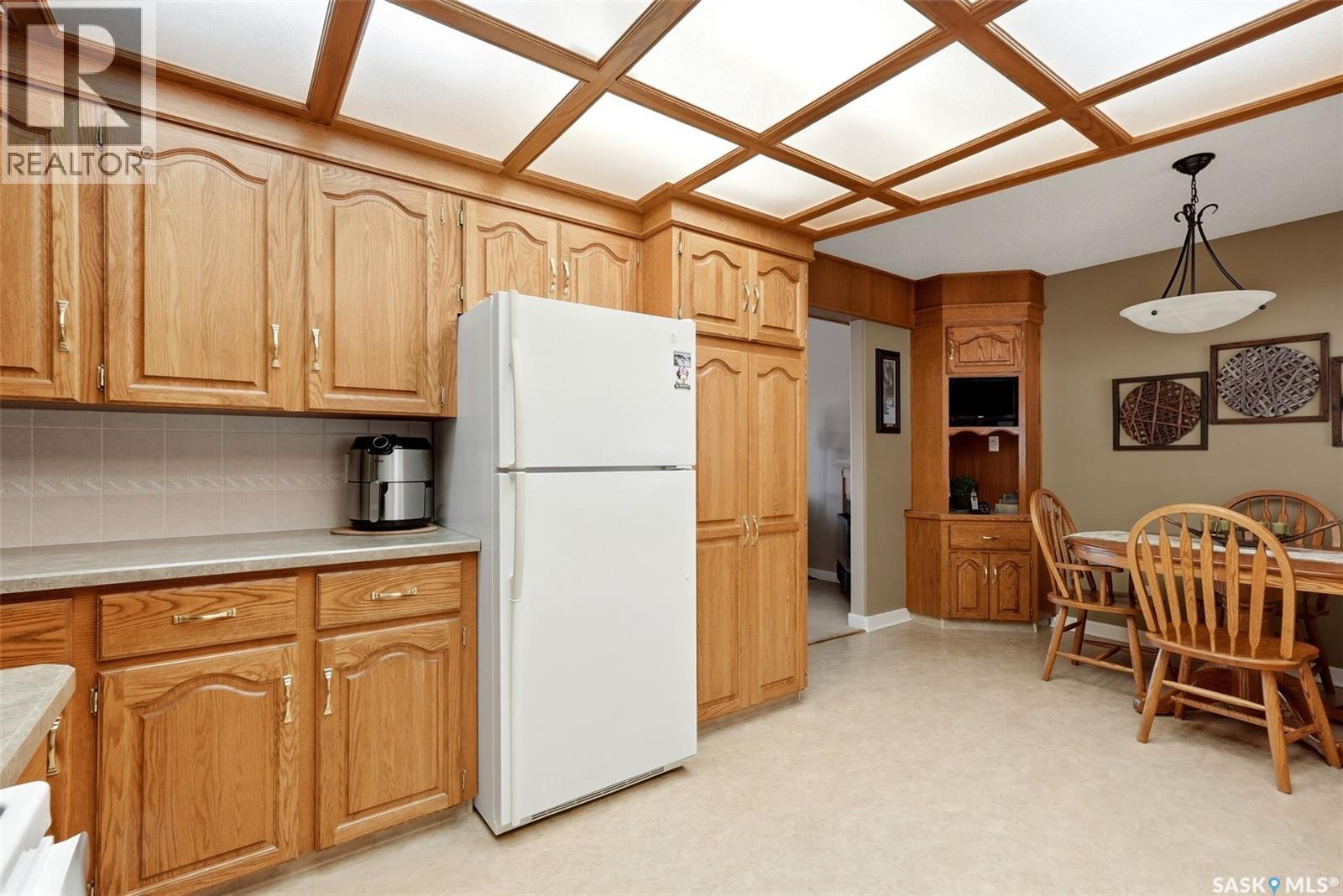 4027 Elphinstone Street, Regina, Saskatchewan  S4S 3L1 - Photo 9 - SK033640