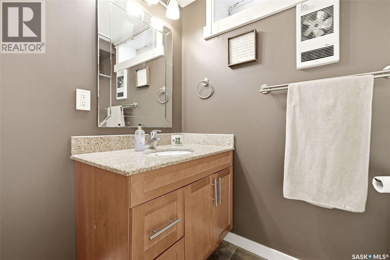 3013 Grant Road, Regina, Saskatchewan  S4S 5G6 - Photo 36 - SK033552