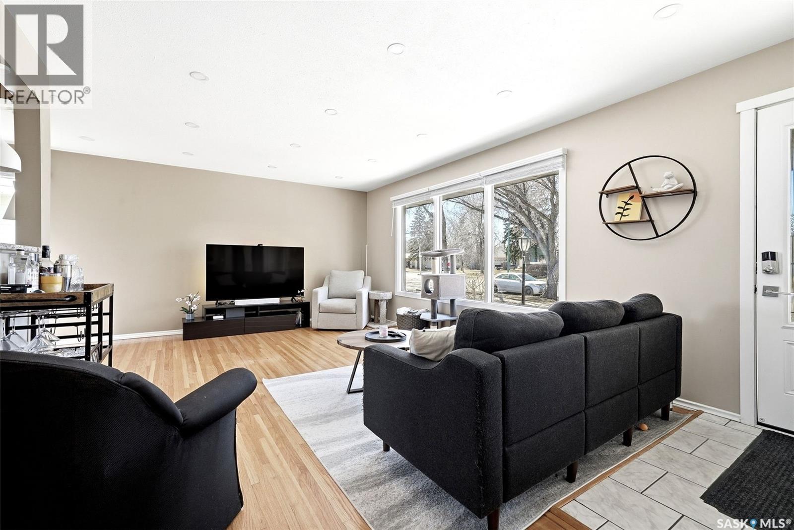 3013 Grant Road, Regina, Saskatchewan  S4S 5G6 - Photo 5 - SK033552