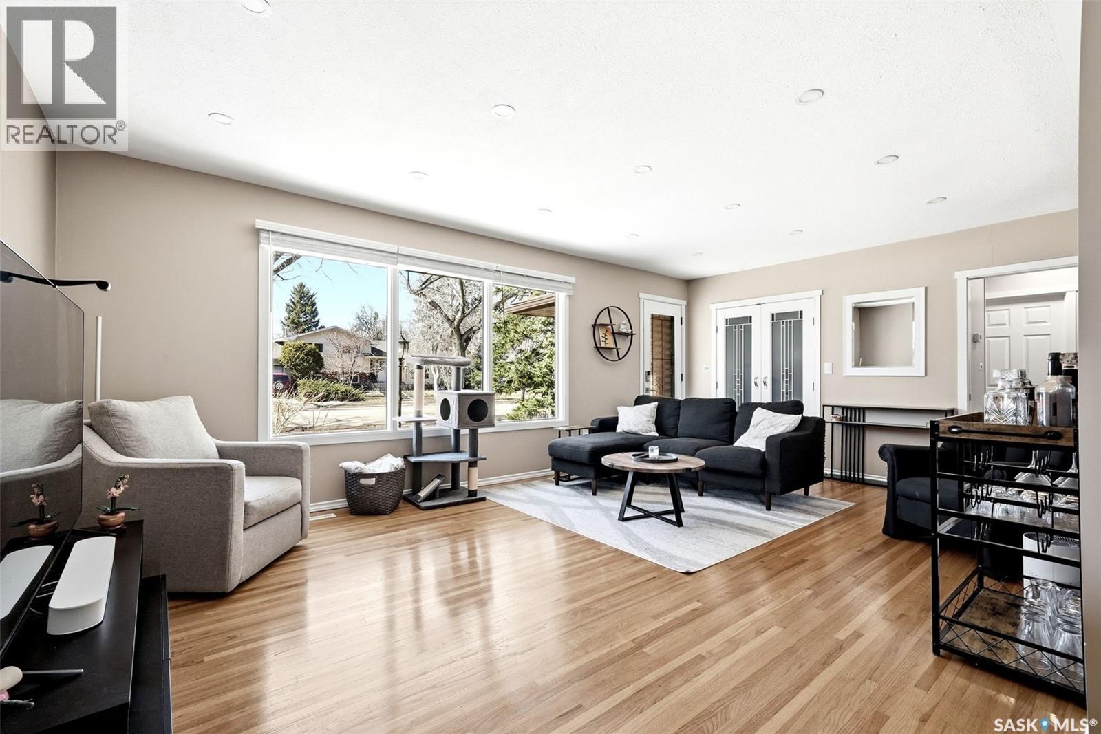 3013 Grant Road, Regina, Saskatchewan  S4S 5G6 - Photo 6 - SK033552