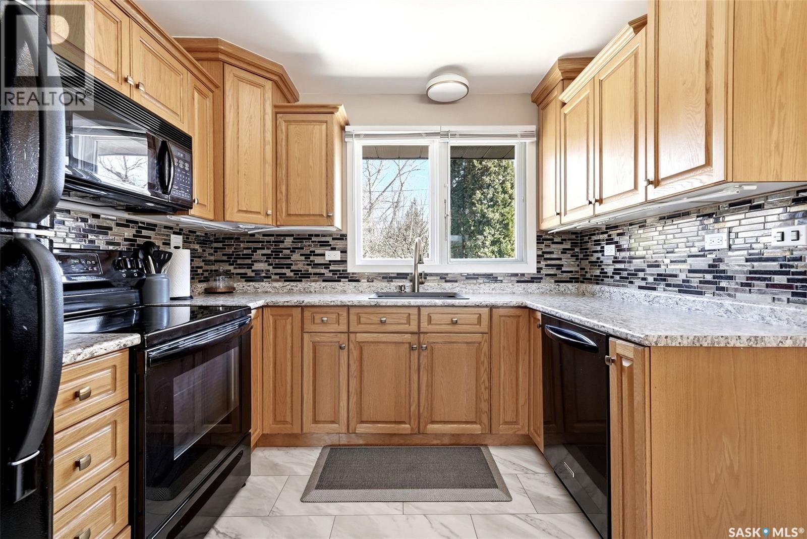 3013 Grant Road, Regina, Saskatchewan  S4S 5G6 - Photo 9 - SK033552