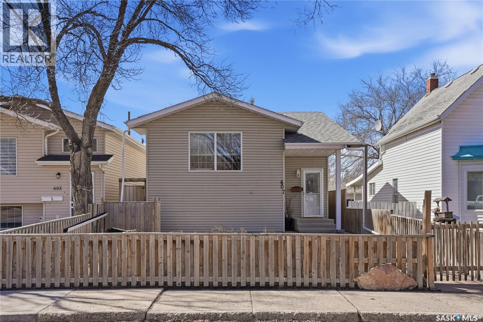 607 J AVENUE N, Saskatoon, Saskatchewan