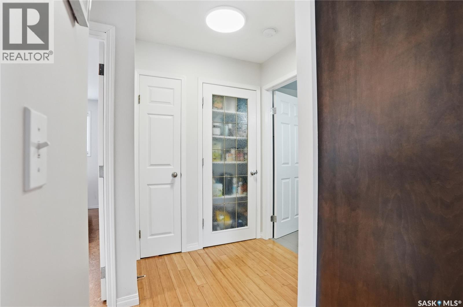 607 J Avenue N, Saskatoon, Saskatchewan  S7L 2K6 - Photo 23 - SK033516