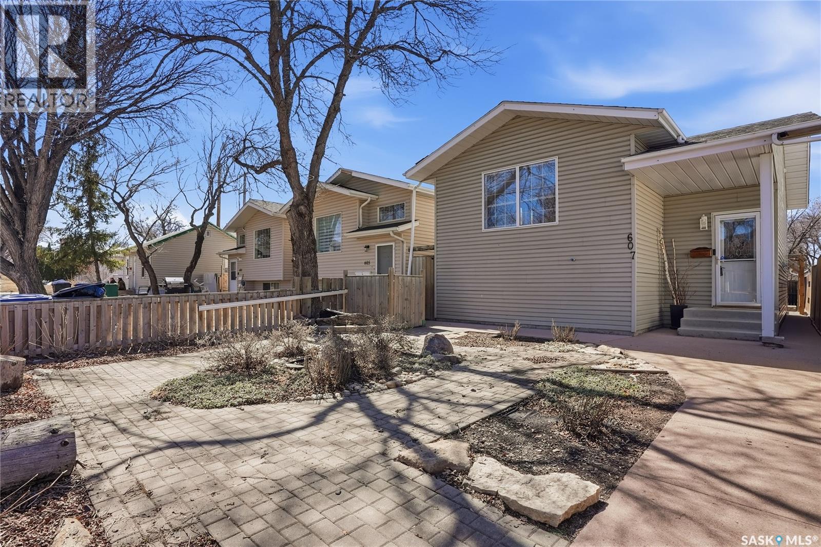 607 J Avenue N, Saskatoon, Saskatchewan  S7L 2K6 - Photo 4 - SK033516