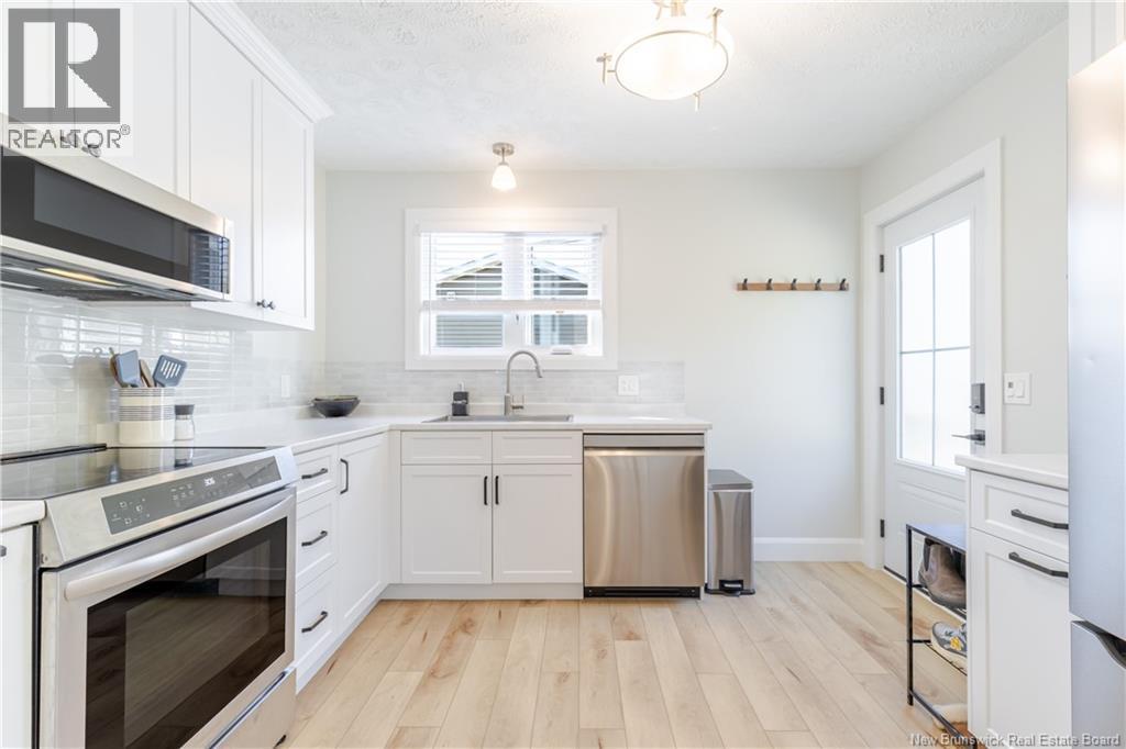 12 Lapointe Street, Fredericton, New Brunswick  E3A 4Y5 - Photo 7 - NB137583