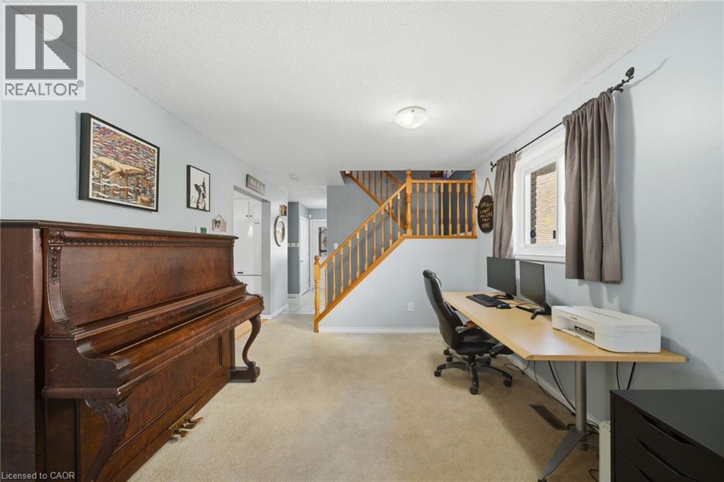 15 Finch Place, Hamilton, Ontario  L9A 5C2 - Photo 7 - 40822951