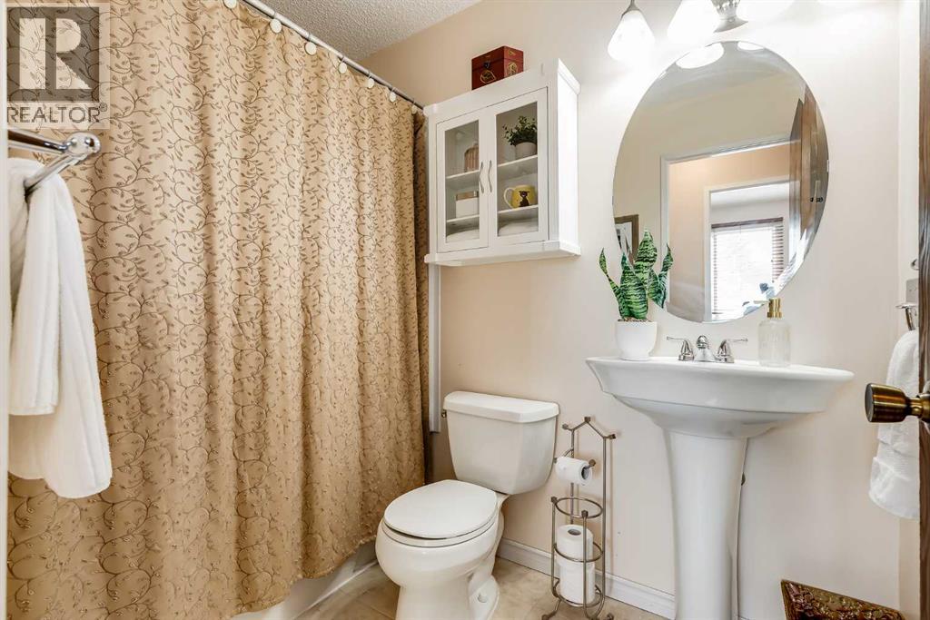 240 Summerwood Place SE, Airdrie, Alberta  T4B 1W3 - Photo 20 - A2299090