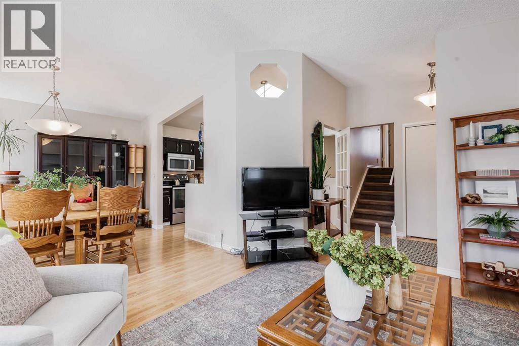 240 Summerwood Place SE, Airdrie, Alberta  T4B 1W3 - Photo 12 - A2299090