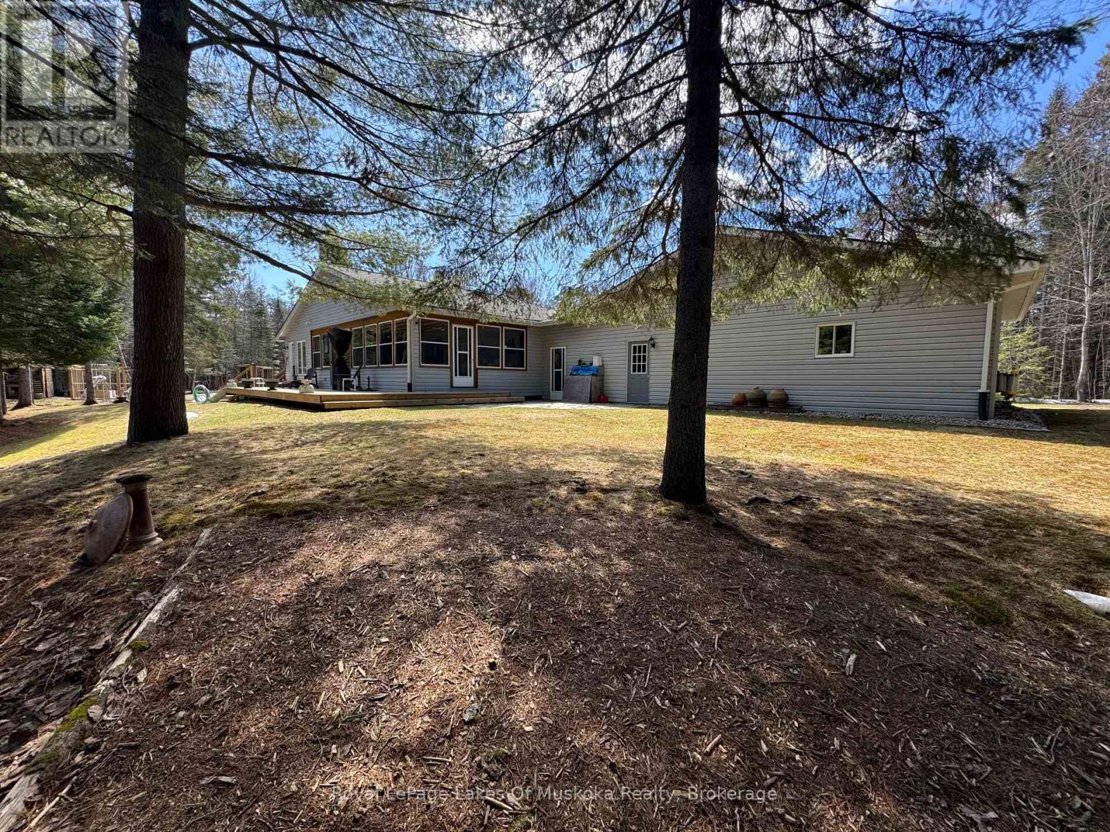 57 Hiawatha Drive, Huntsville, Ontario  P0B 1L0 - Photo 2 - X12822950