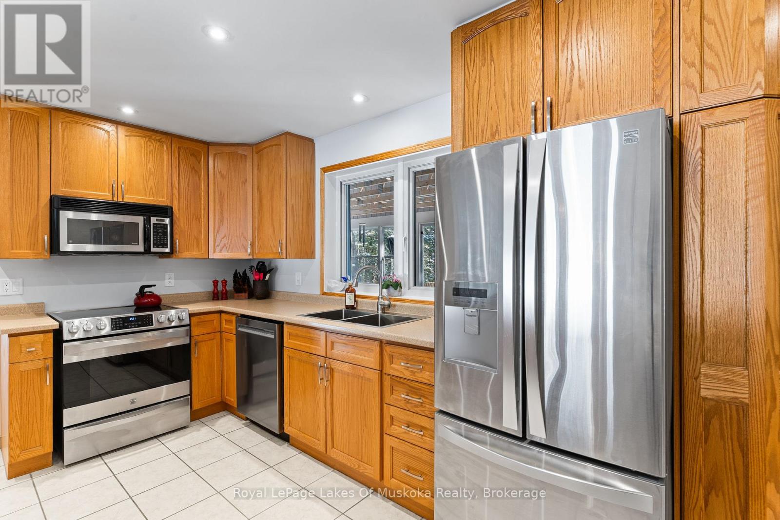 57 Hiawatha Drive, Huntsville, Ontario  P0B 1L0 - Photo 8 - X12822950