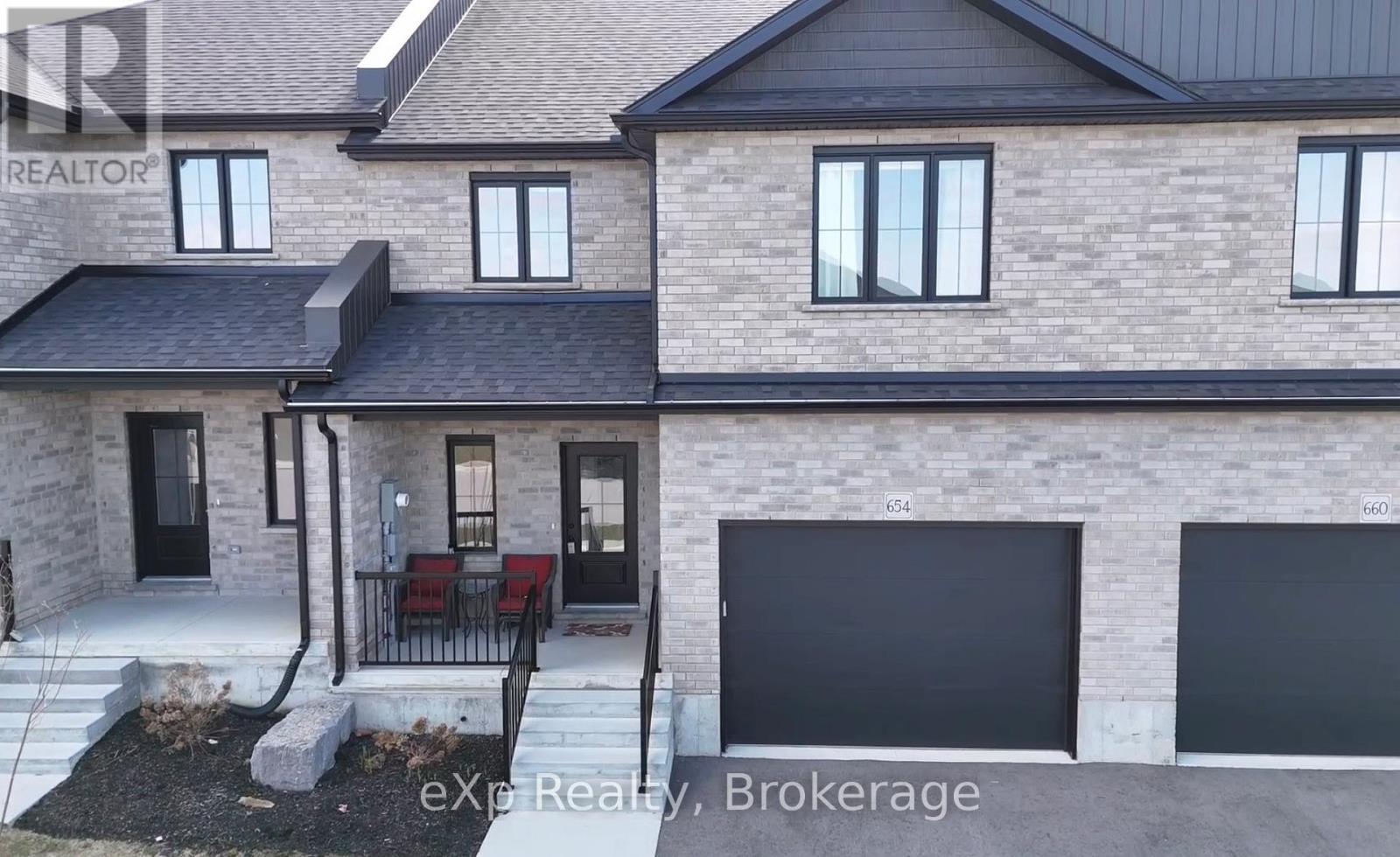 654 Wray Avenue S, North Perth, Ontario  N4W 3K9 - Photo 2 - X12820018