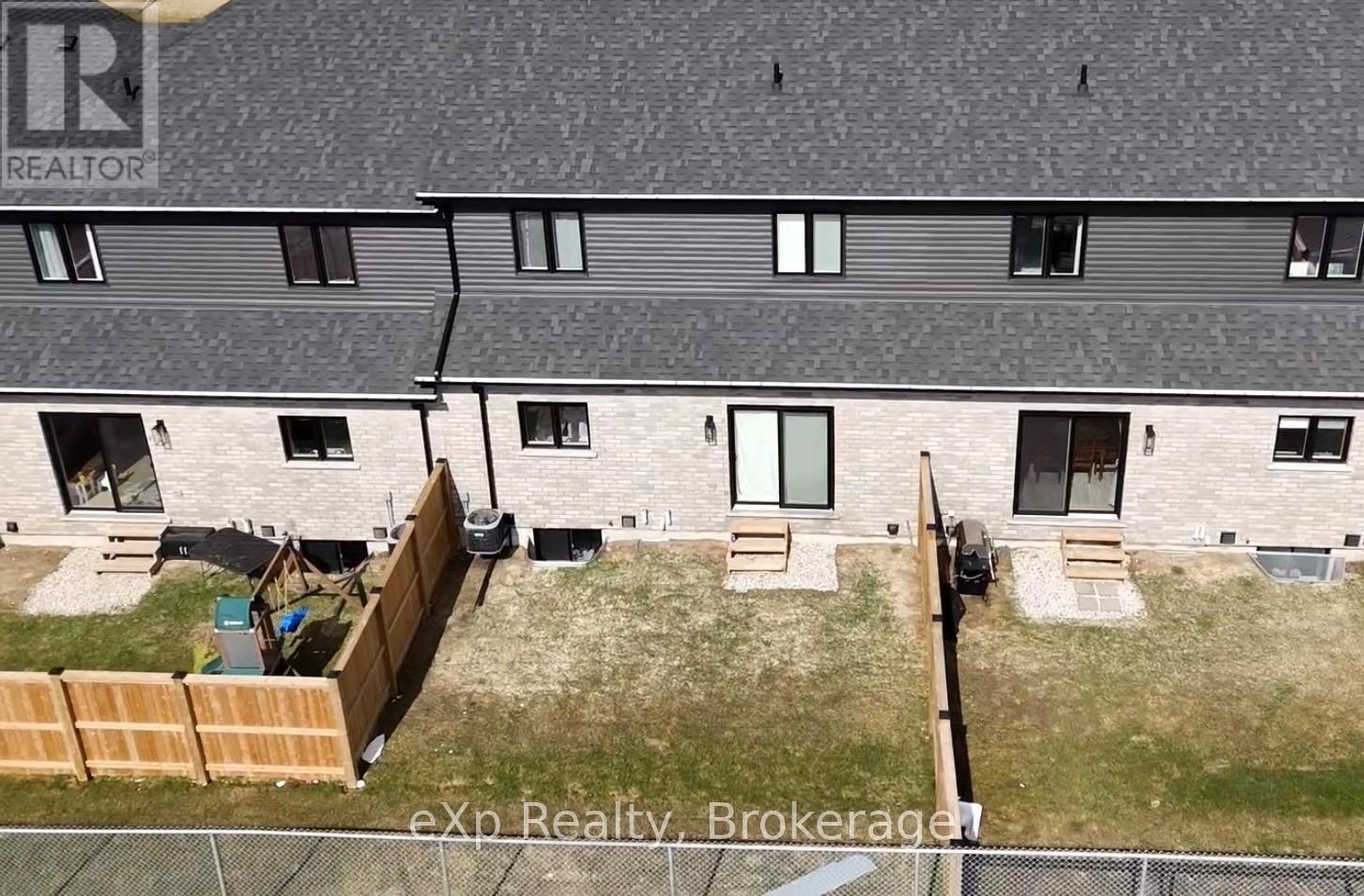 654 Wray Avenue S, North Perth, Ontario  N4W 3K9 - Photo 4 - X12820018