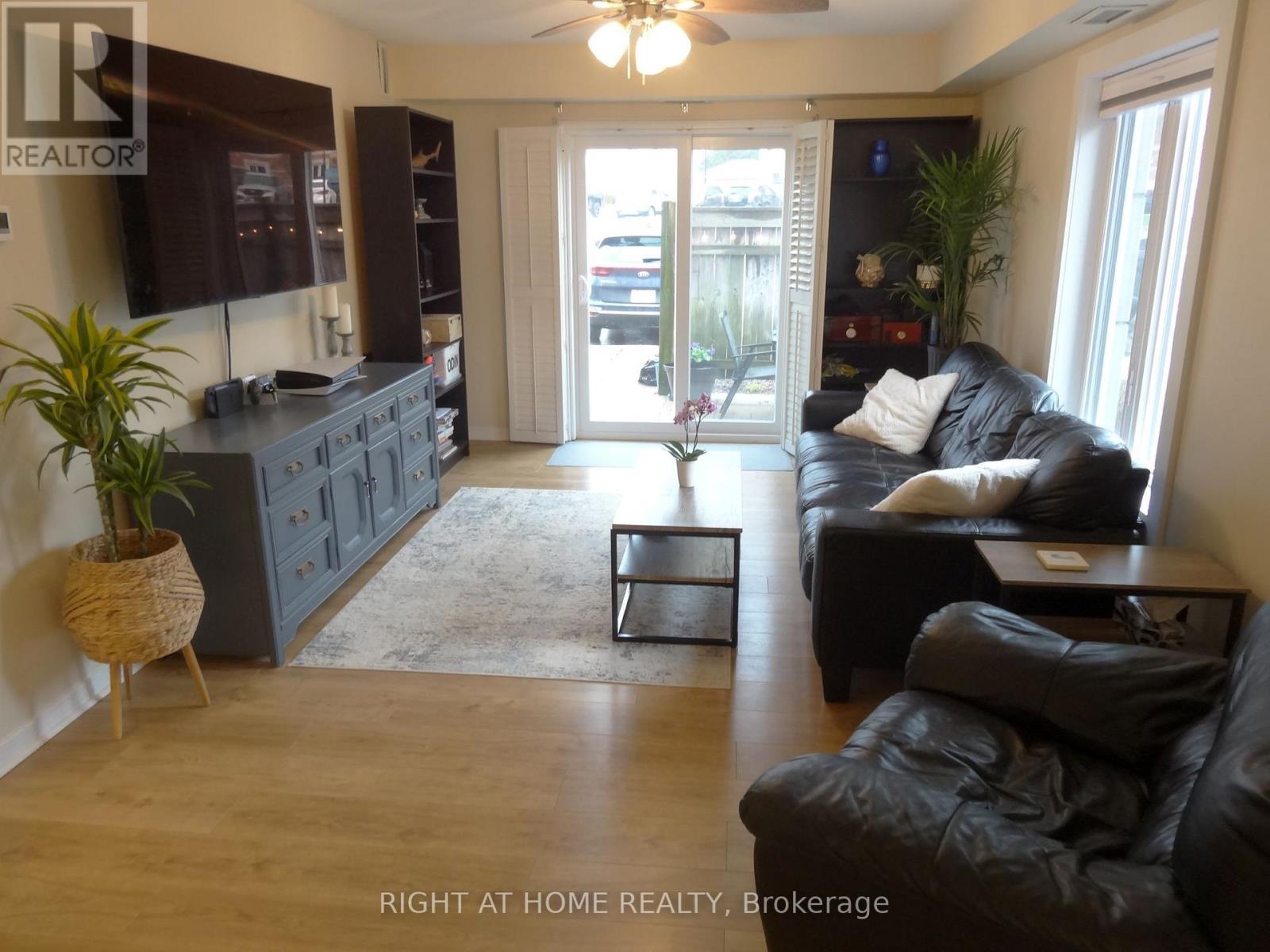 106 - 102 Aspen Springs Drive, Clarington, Ontario  L1C 5N6 - Photo 11 - E13034920