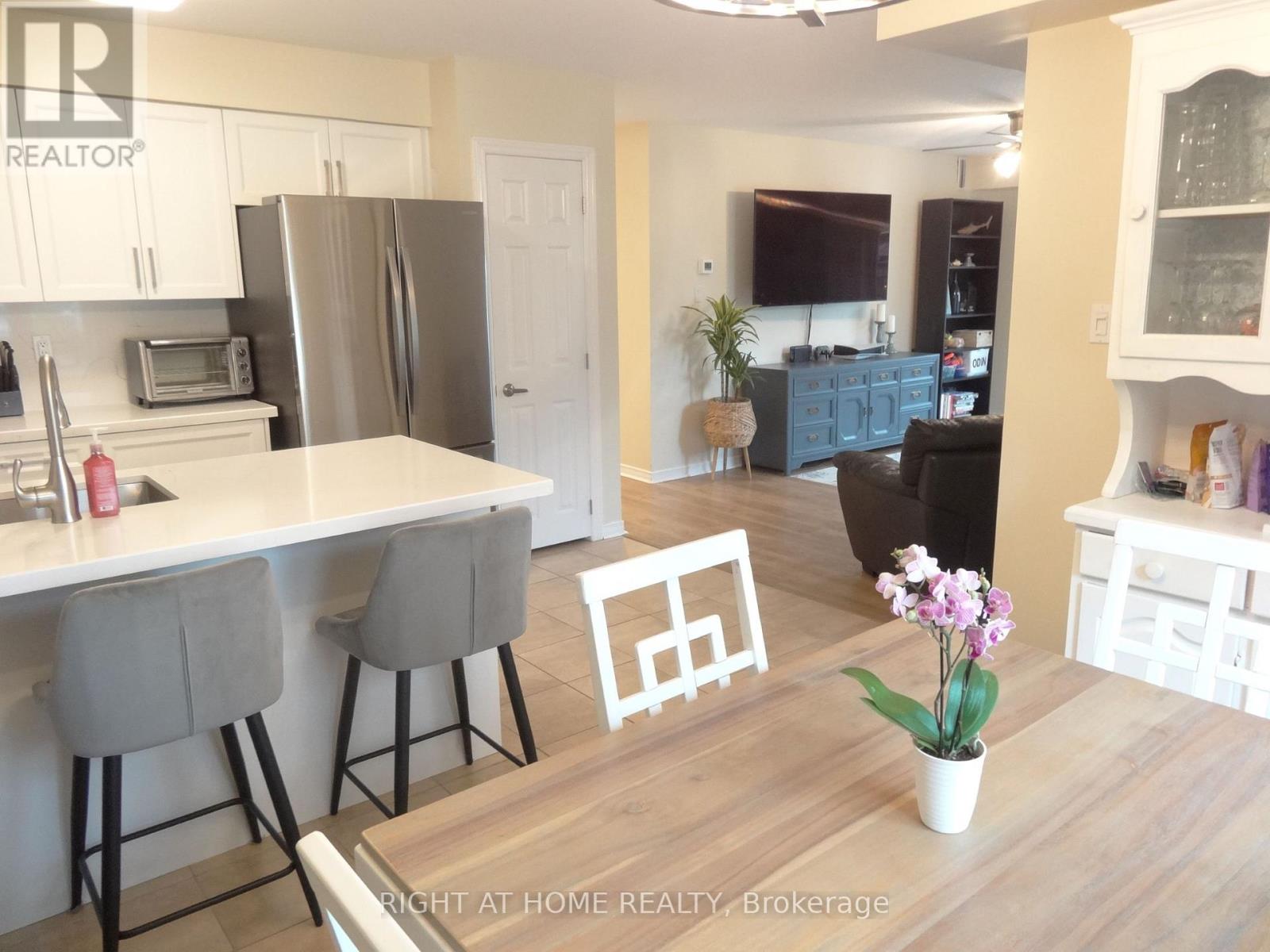 106 - 102 Aspen Springs Drive, Clarington, Ontario  L1C 5N6 - Photo 6 - E13034920