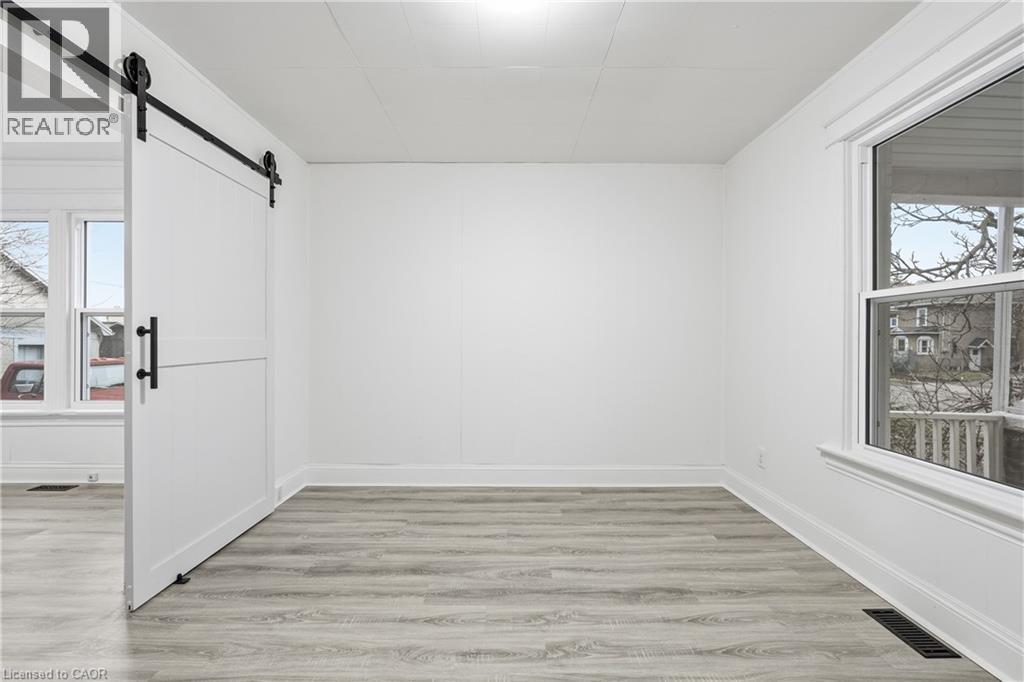 27 Albert Street, Welland, Ontario  L3B 4L1 - Photo 4 - 40823399