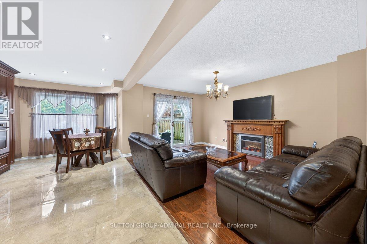 126 Redondo Drive E, Vaughan, Ontario  L4J 7S5 - Photo 10 - N13034748