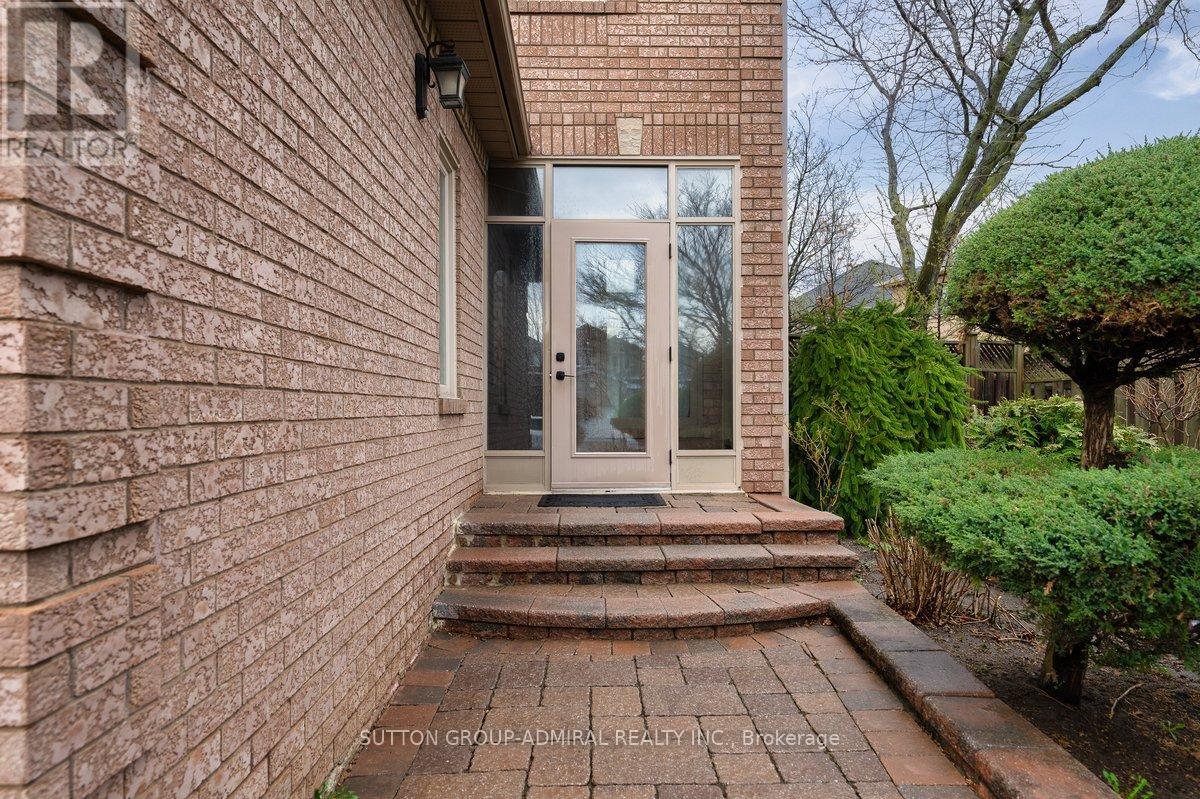 126 Redondo Drive E, Vaughan, Ontario  L4J 7S5 - Photo 4 - N13034748