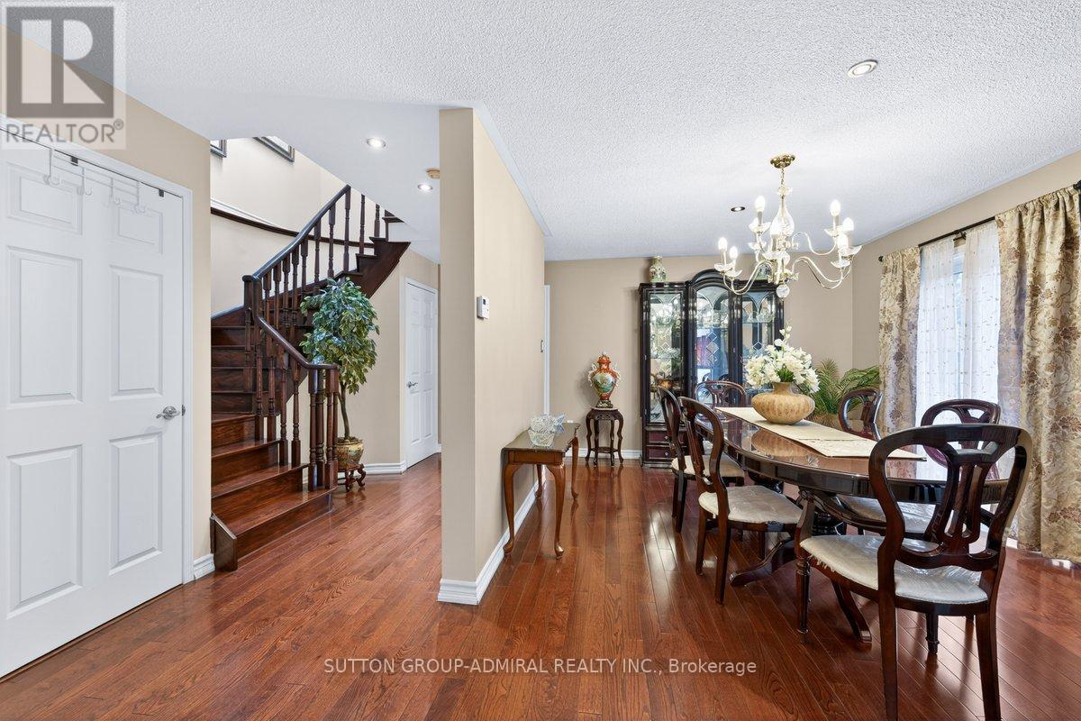 126 Redondo Drive E, Vaughan, Ontario  L4J 7S5 - Photo 7 - N13034748