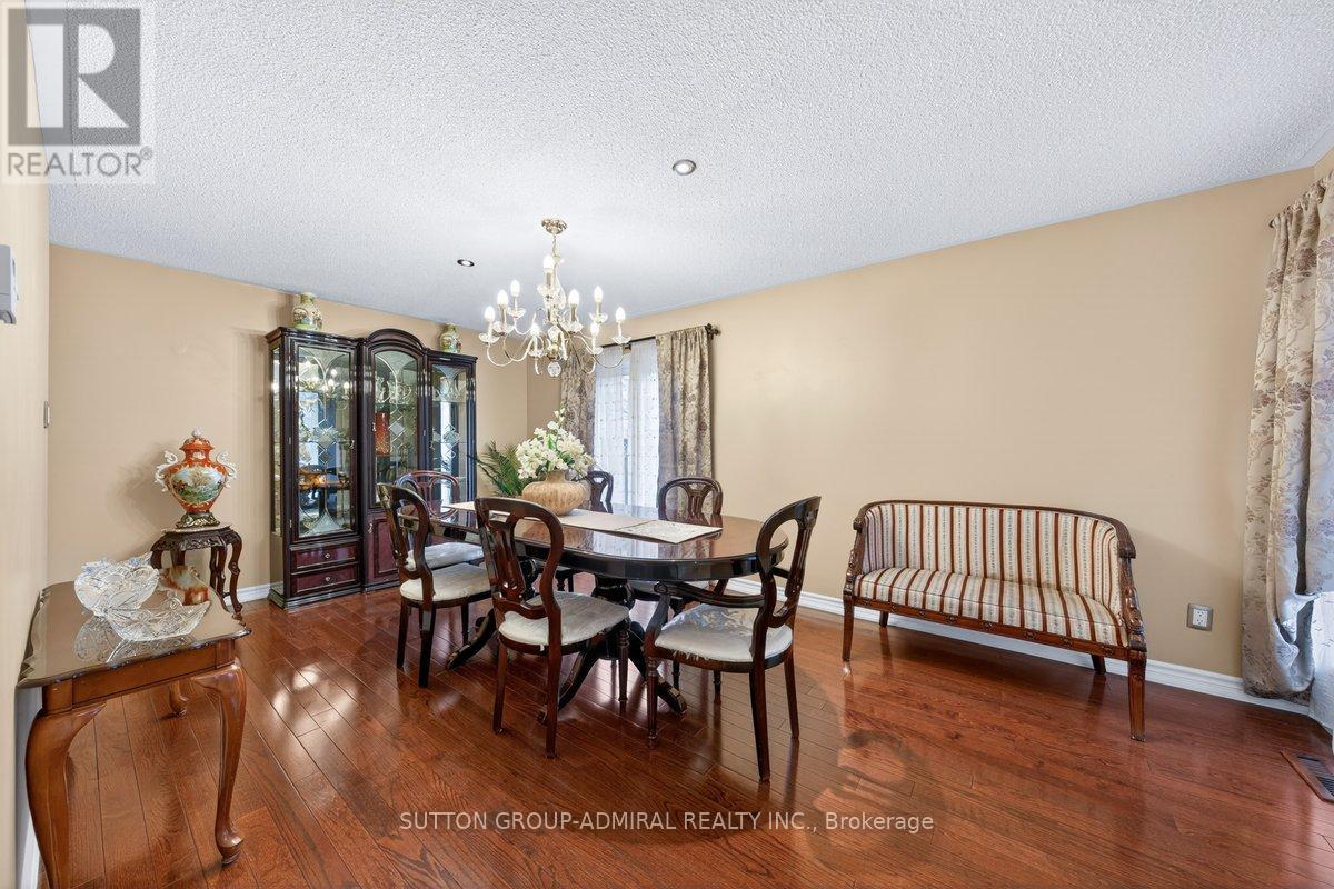 126 Redondo Drive E, Vaughan, Ontario  L4J 7S5 - Photo 8 - N13034748