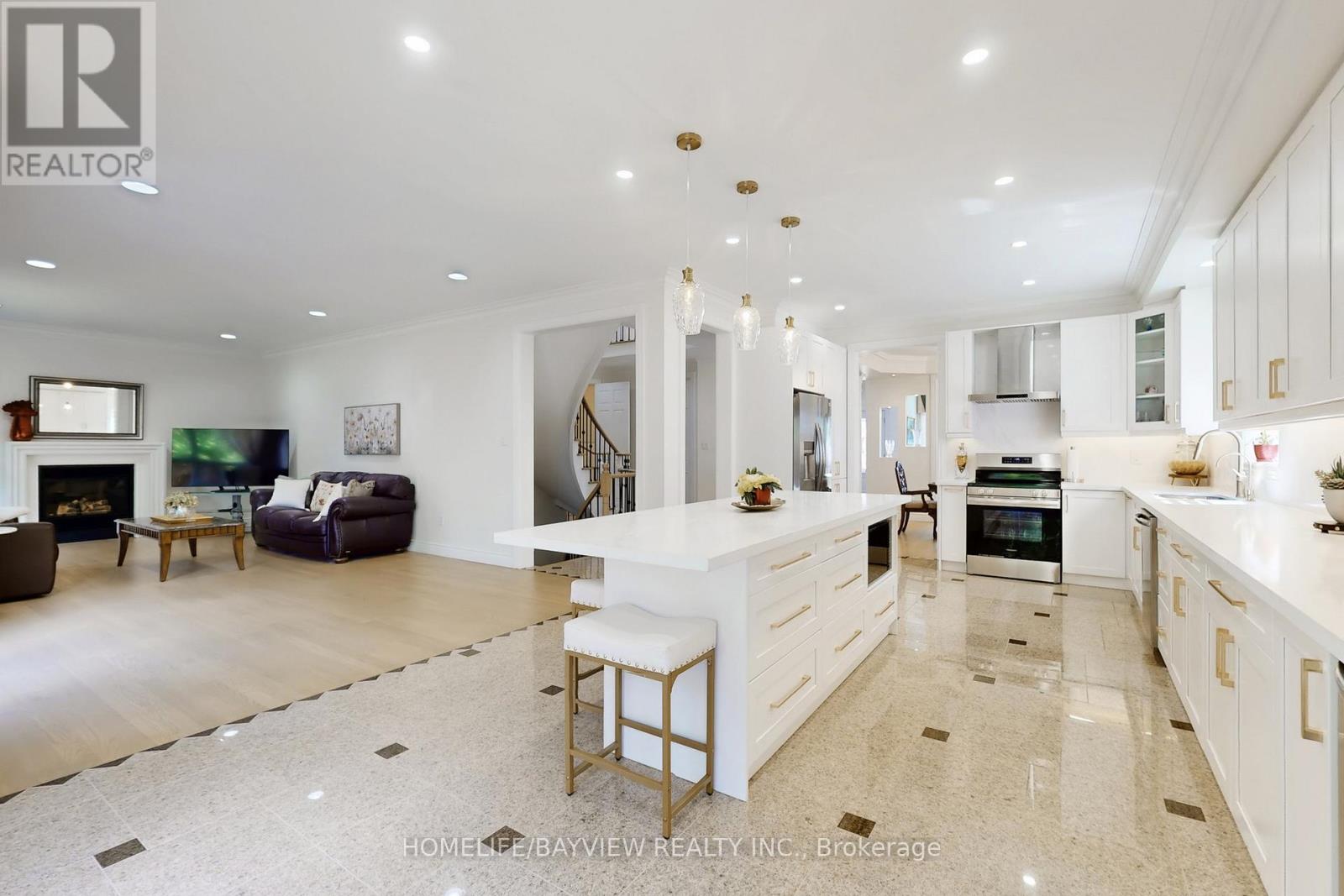 18 Marinucci Court, Richmond Hill, Ontario  L4C 0M3 - Photo 10 - N13034750