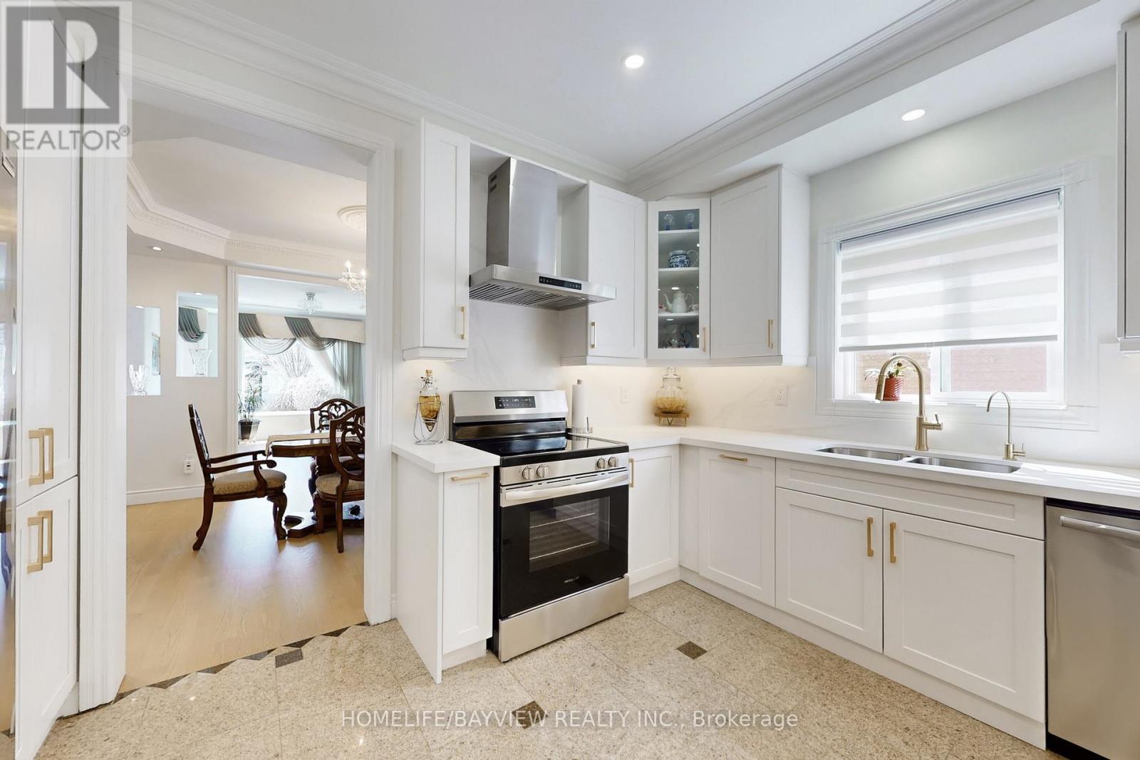 18 Marinucci Court, Richmond Hill, Ontario  L4C 0M3 - Photo 11 - N13034750