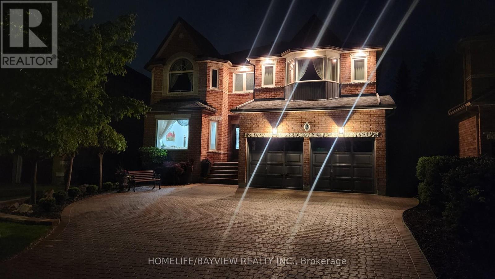 18 Marinucci Court, Richmond Hill, Ontario  L4C 0M3 - Photo 2 - N13034750