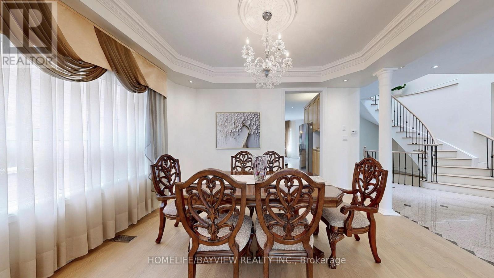 18 Marinucci Court, Richmond Hill, Ontario  L4C 0M3 - Photo 4 - N13034750