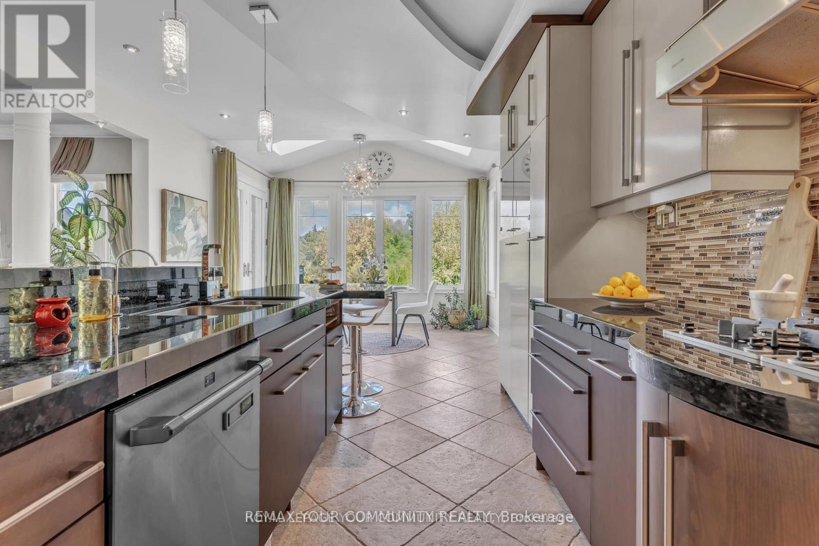 35 Vandervoort Drive, Richmond Hill, Ontario  L4E 0C7 - Photo 14 - N13034794