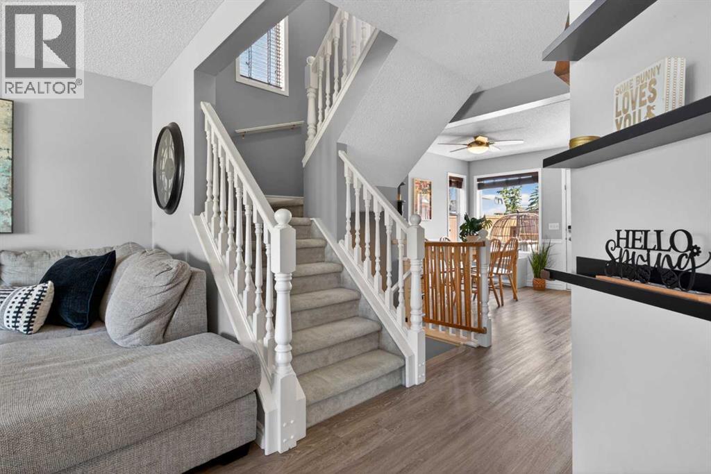 14744 Mt Mckenzie Drive SE, Calgary, Alberta  T2Z 2V1 - Photo 7 - A2303004