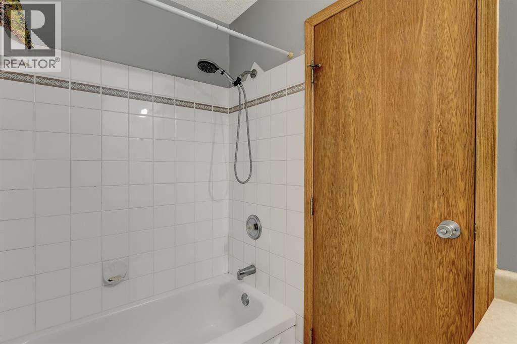 9514 76 Avenue, Grande Prairie, Alberta  T8V 4T6 - Photo 9 - A2302433