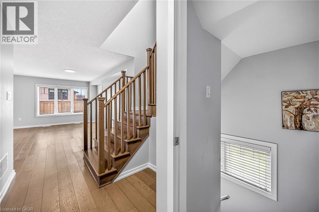 1 Prestwick Street, Stoney Creek, Ontario  L8J 0K7 - Photo 12 - 40818046