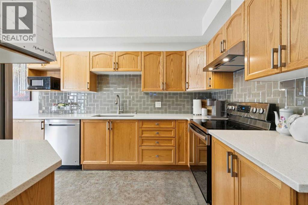 221, 223 Tuscany Springs Boulevard Nw, Calgary, Alberta  T3L 2M2 - Photo 11 - A2300843