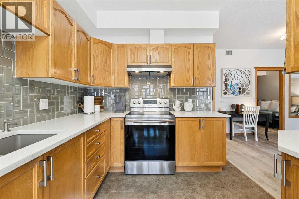 221, 223 Tuscany Springs Boulevard Nw, Calgary, Alberta  T3L 2M2 - Photo 12 - A2300843