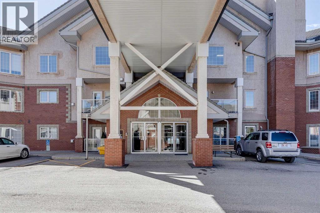 221, 223 Tuscany Springs Boulevard Nw, Calgary, Alberta  T3L 2M2 - Photo 2 - A2300843