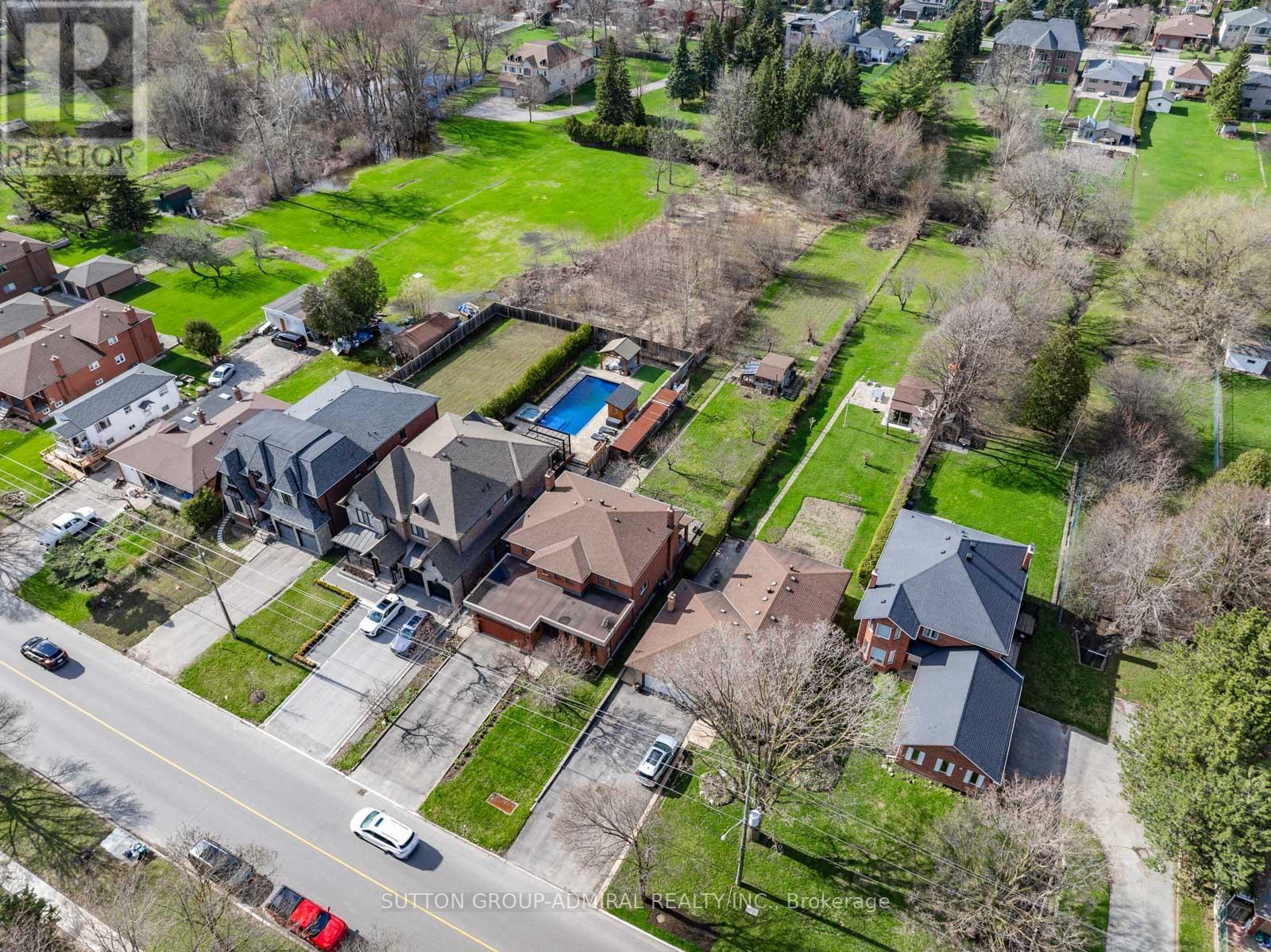 48 Weldrick Road W, Richmond Hill, Ontario  L4C 3T8 - Photo 38 - N13030394