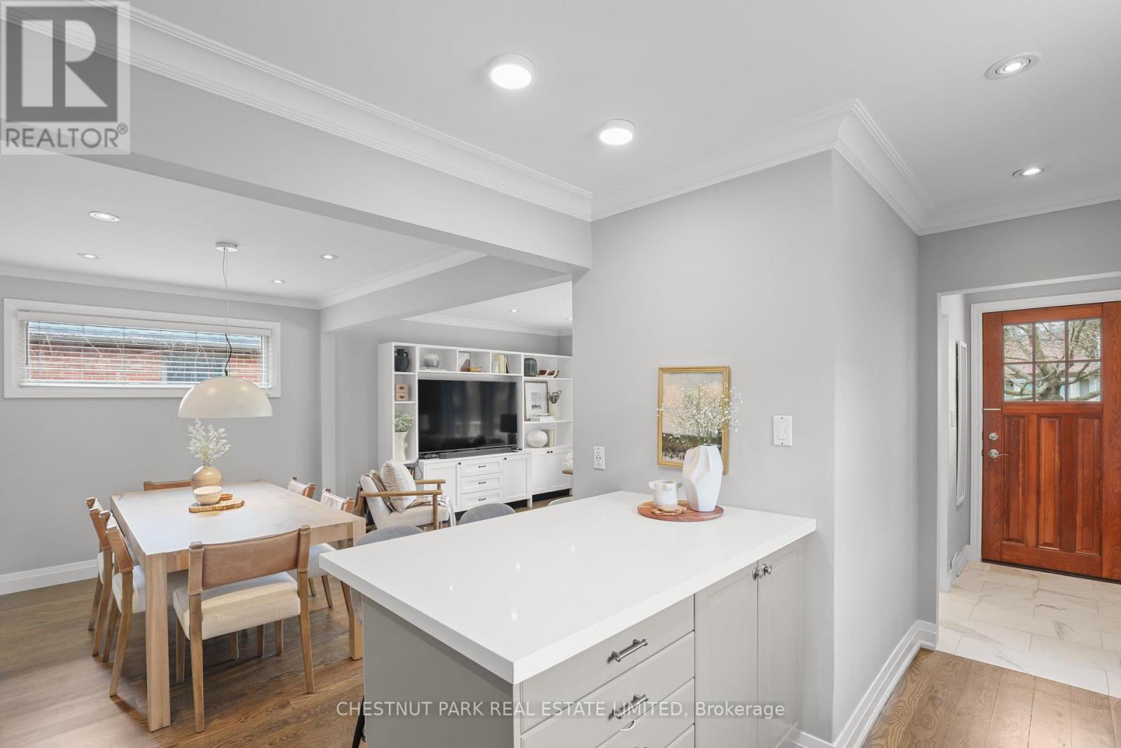 27 Cedarcrest Drive, Toronto, Ontario  M9A 2V4 - Photo 11 - W13034776