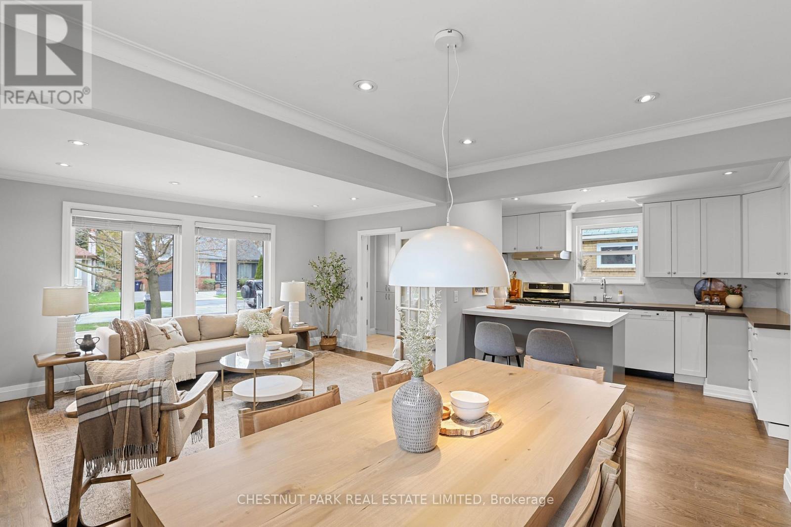 27 Cedarcrest Drive, Toronto, Ontario  M9A 2V4 - Photo 7 - W13034776