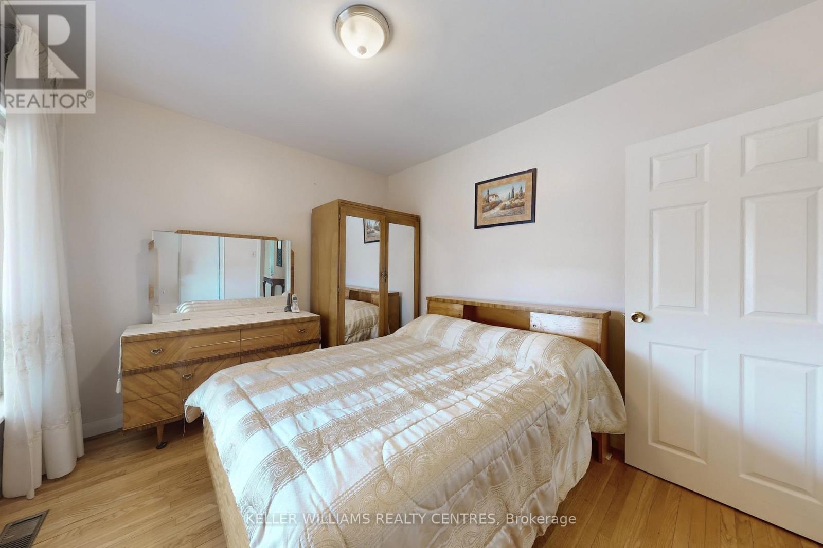 549 Rustic Road, Toronto, Ontario  M6L 1X8 - Photo 15 - W13034836