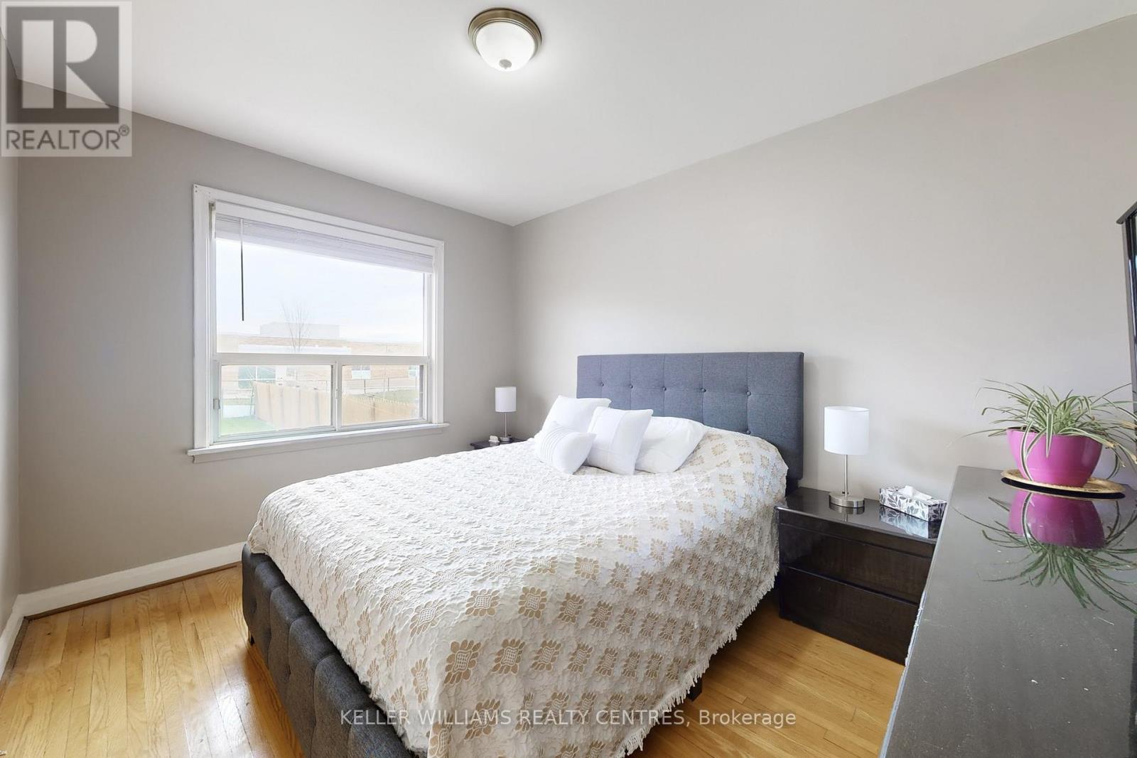 549 Rustic Road, Toronto, Ontario  M6L 1X8 - Photo 17 - W13034836