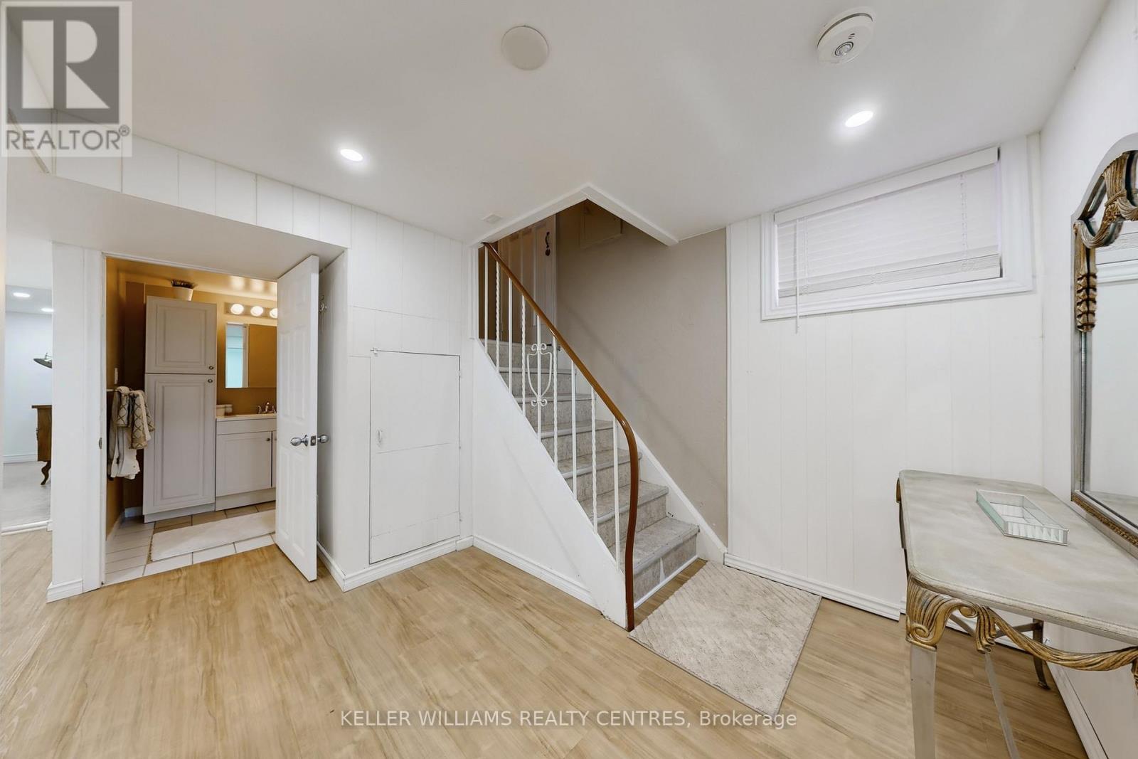 549 Rustic Road, Toronto, Ontario  M6L 1X8 - Photo 19 - W13034836