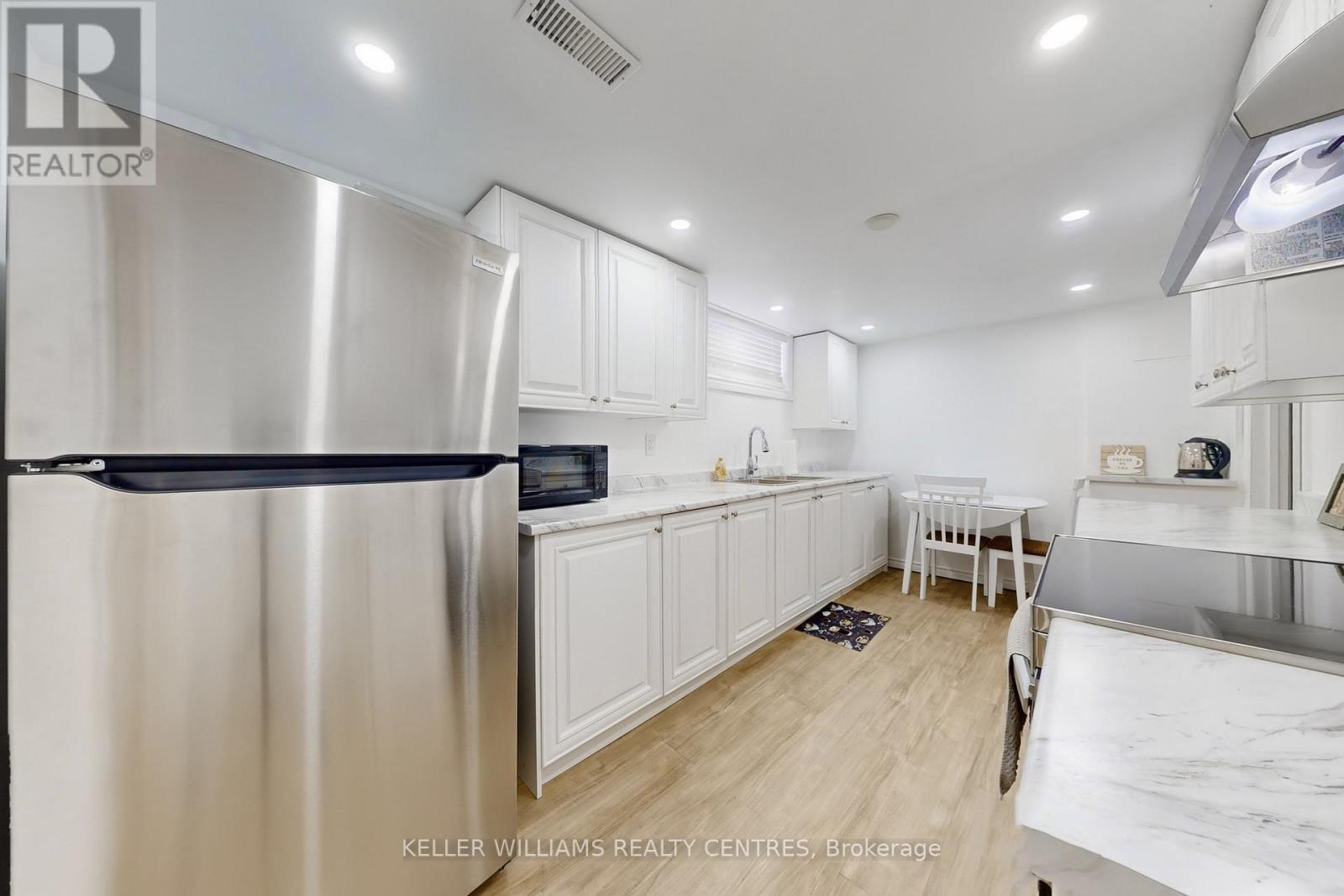 549 Rustic Road, Toronto, Ontario  M6L 1X8 - Photo 21 - W13034836