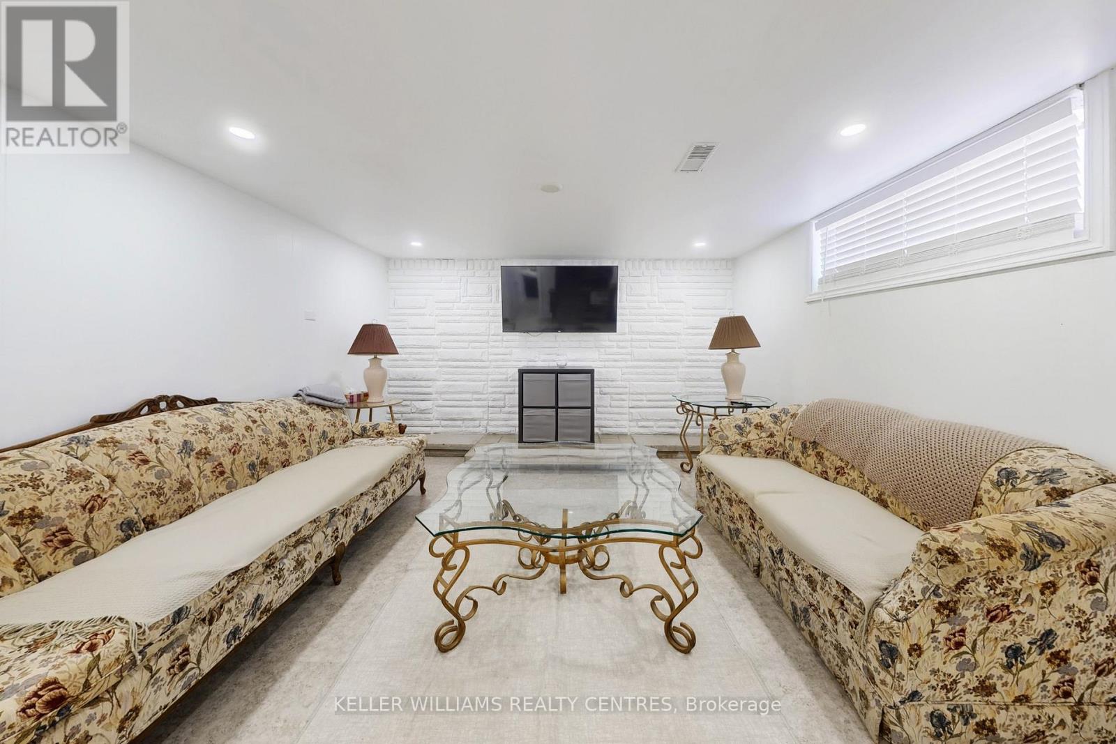 549 Rustic Road, Toronto, Ontario  M6L 1X8 - Photo 25 - W13034836