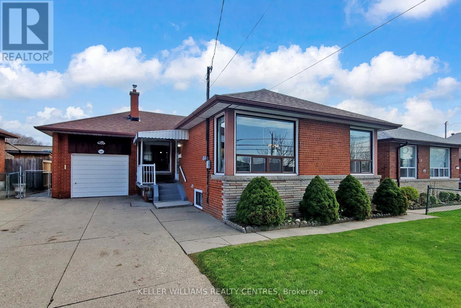 549 Rustic Road, Toronto, Ontario  M6L 1X8 - Photo 4 - W13034836
