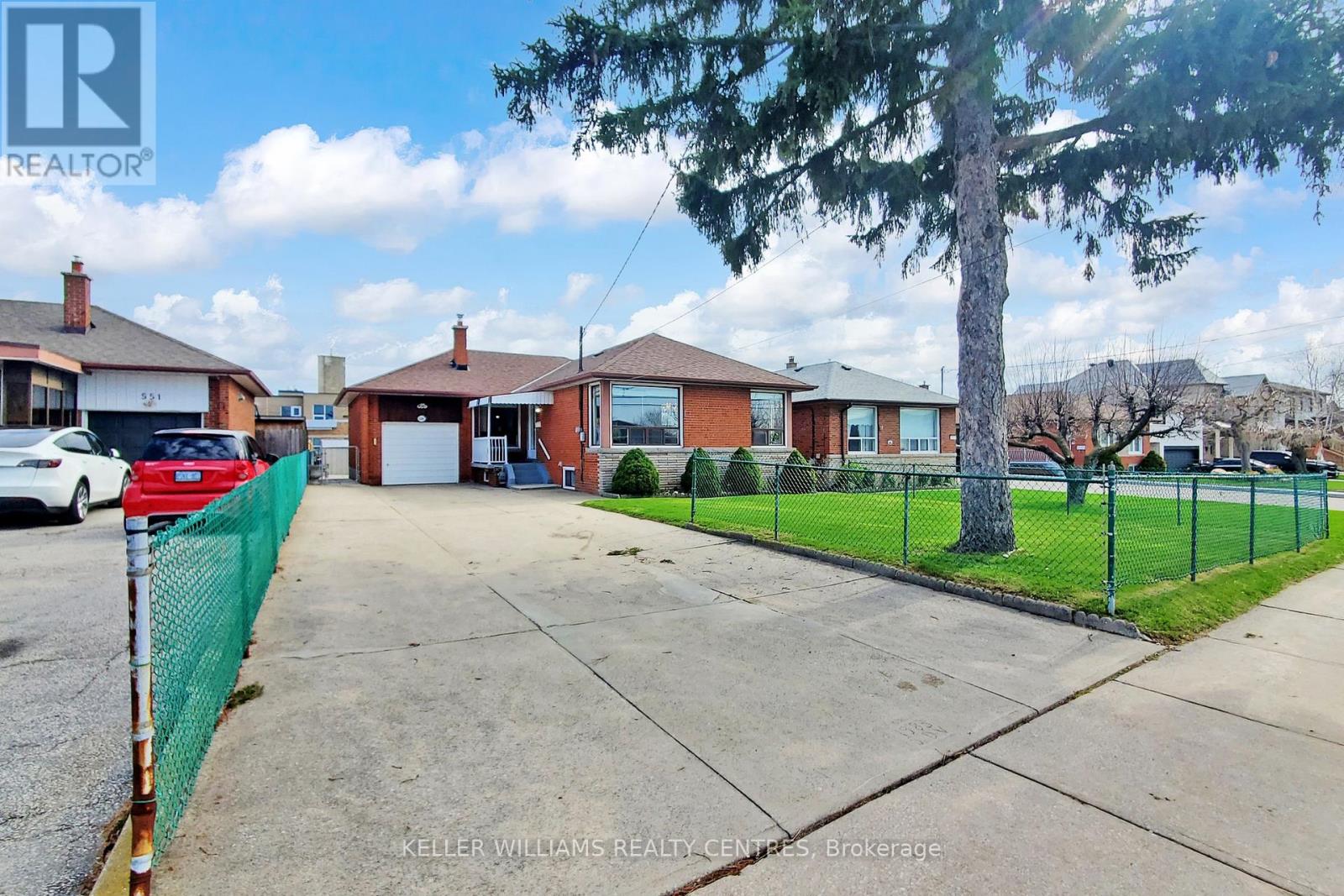 549 Rustic Road, Toronto, Ontario  M6L 1X8 - Photo 5 - W13034836