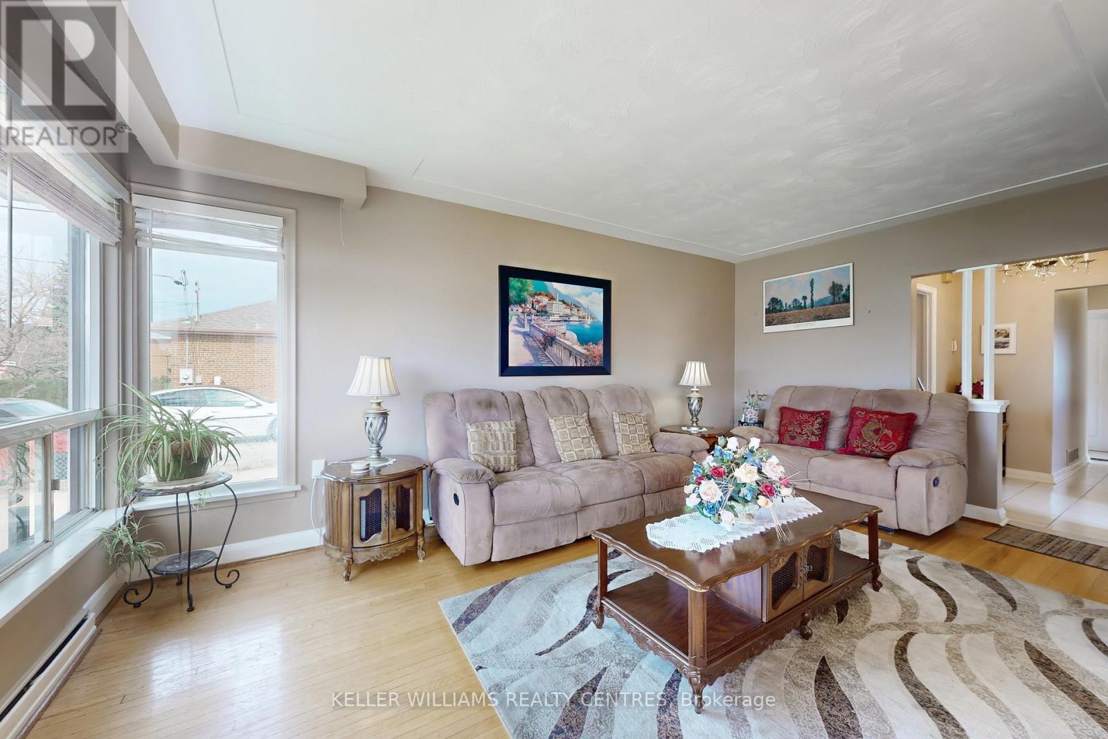 549 Rustic Road, Toronto, Ontario  M6L 1X8 - Photo 7 - W13034836
