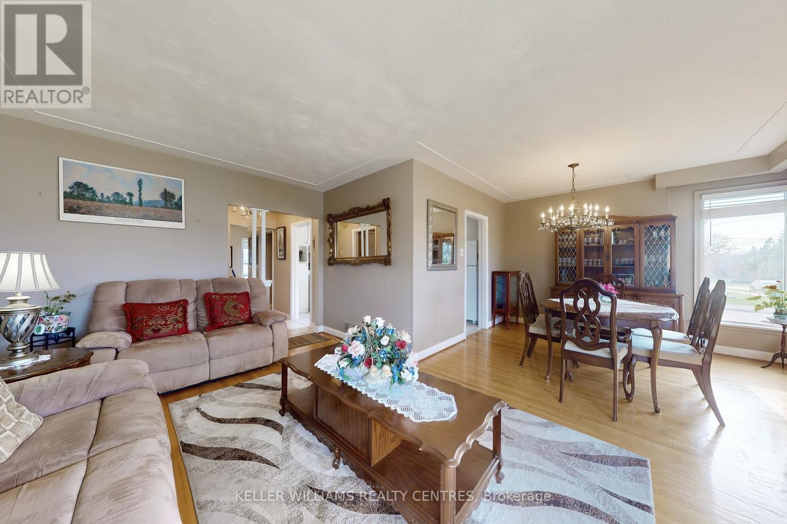 549 Rustic Road, Toronto, Ontario  M6L 1X8 - Photo 8 - W13034836