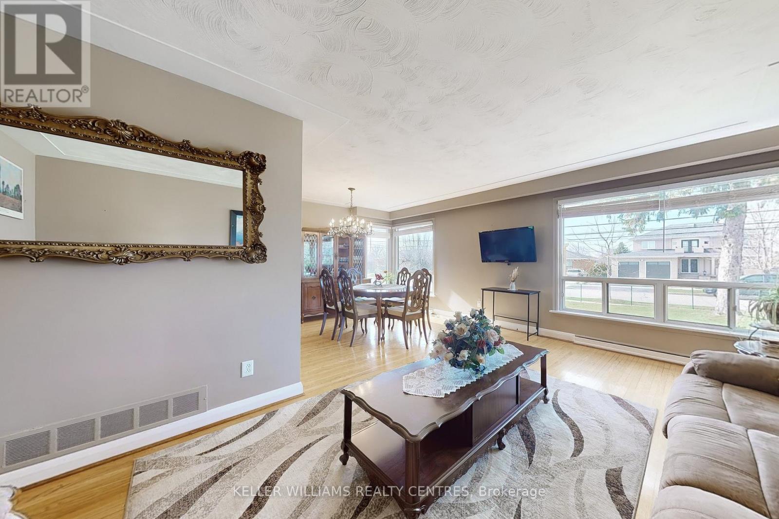 549 Rustic Road, Toronto, Ontario  M6L 1X8 - Photo 9 - W13034836