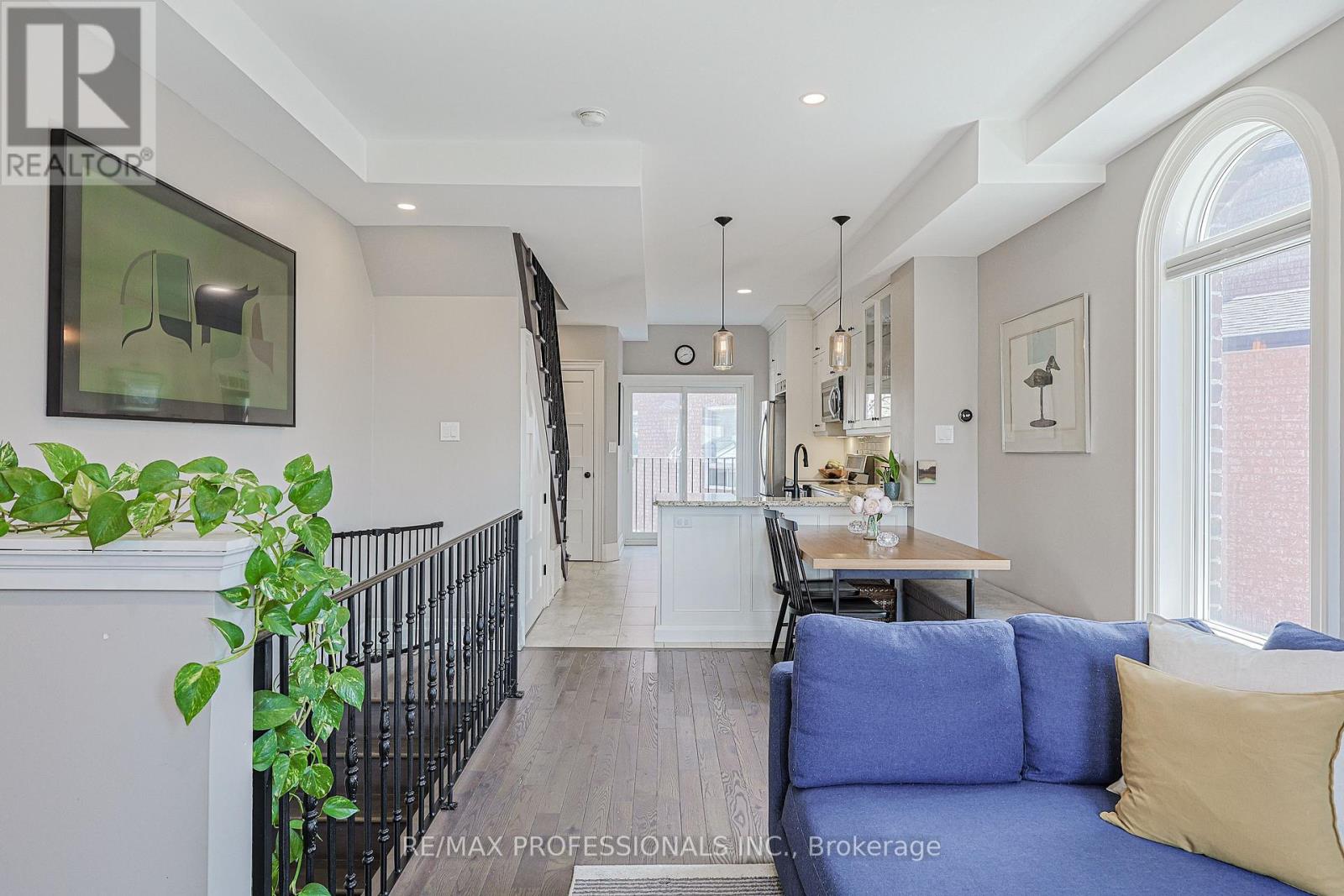 9b Harlton Crescent, Toronto, Ontario  M6M 1L2 - Photo 11 - W13034844