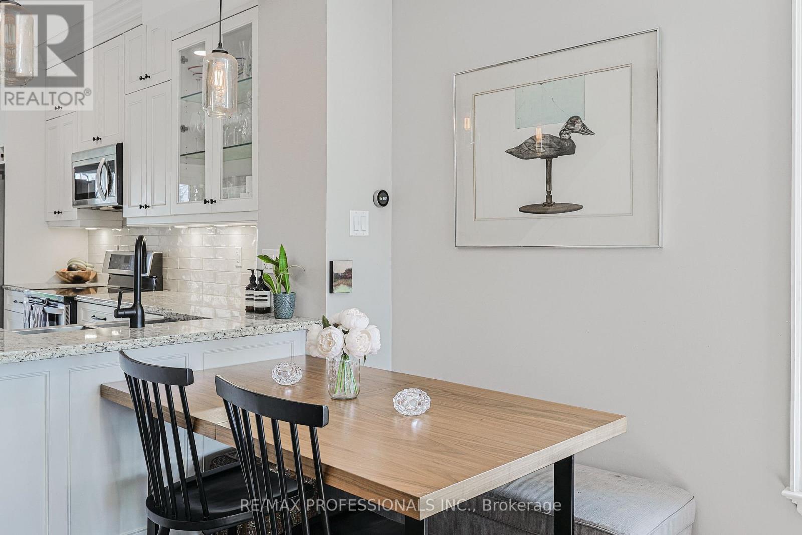 9b Harlton Crescent, Toronto, Ontario  M6M 1L2 - Photo 12 - W13034844