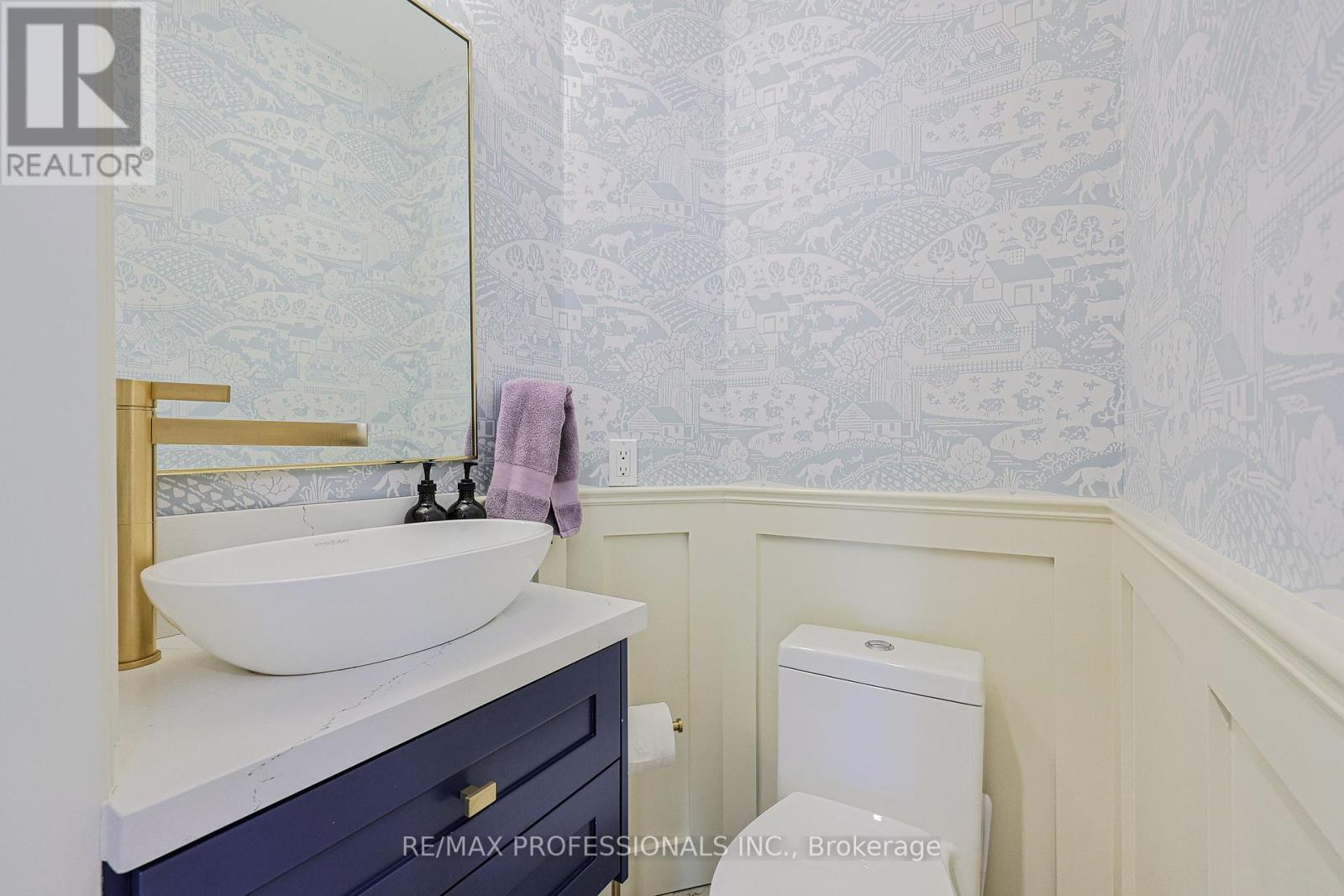 9b Harlton Crescent, Toronto, Ontario  M6M 1L2 - Photo 19 - W13034844